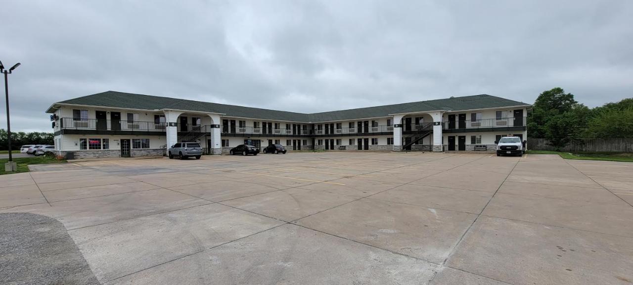 Rodeway Inn Goddard Zewnętrze zdjęcie