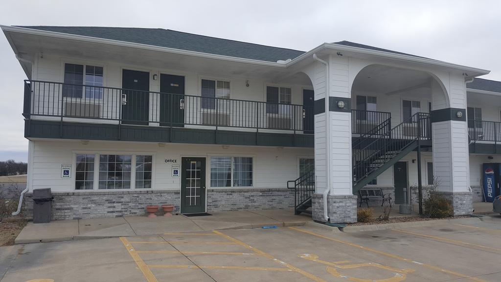 Rodeway Inn Goddard Zewnętrze zdjęcie
