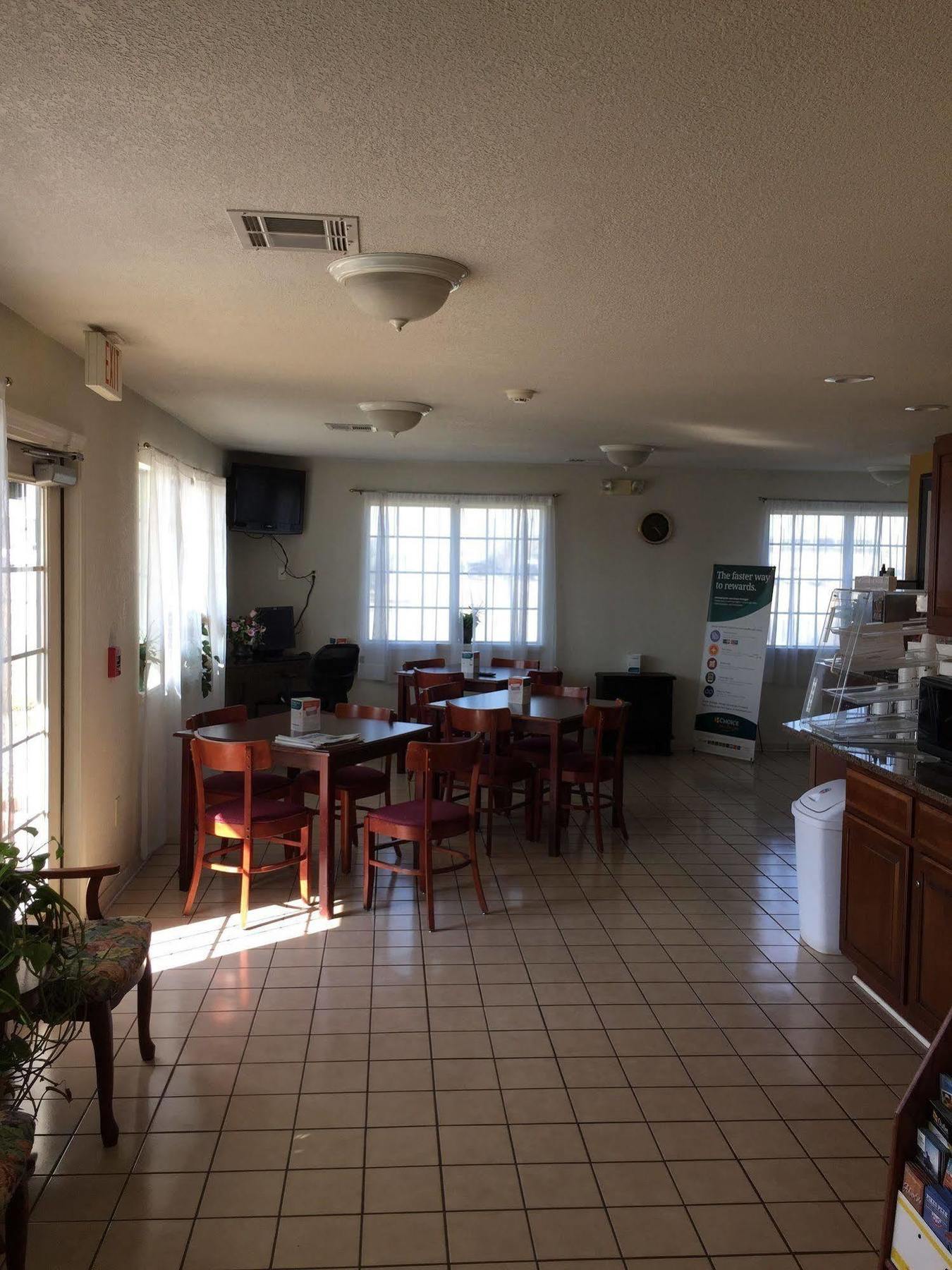 Rodeway Inn Goddard Zewnętrze zdjęcie