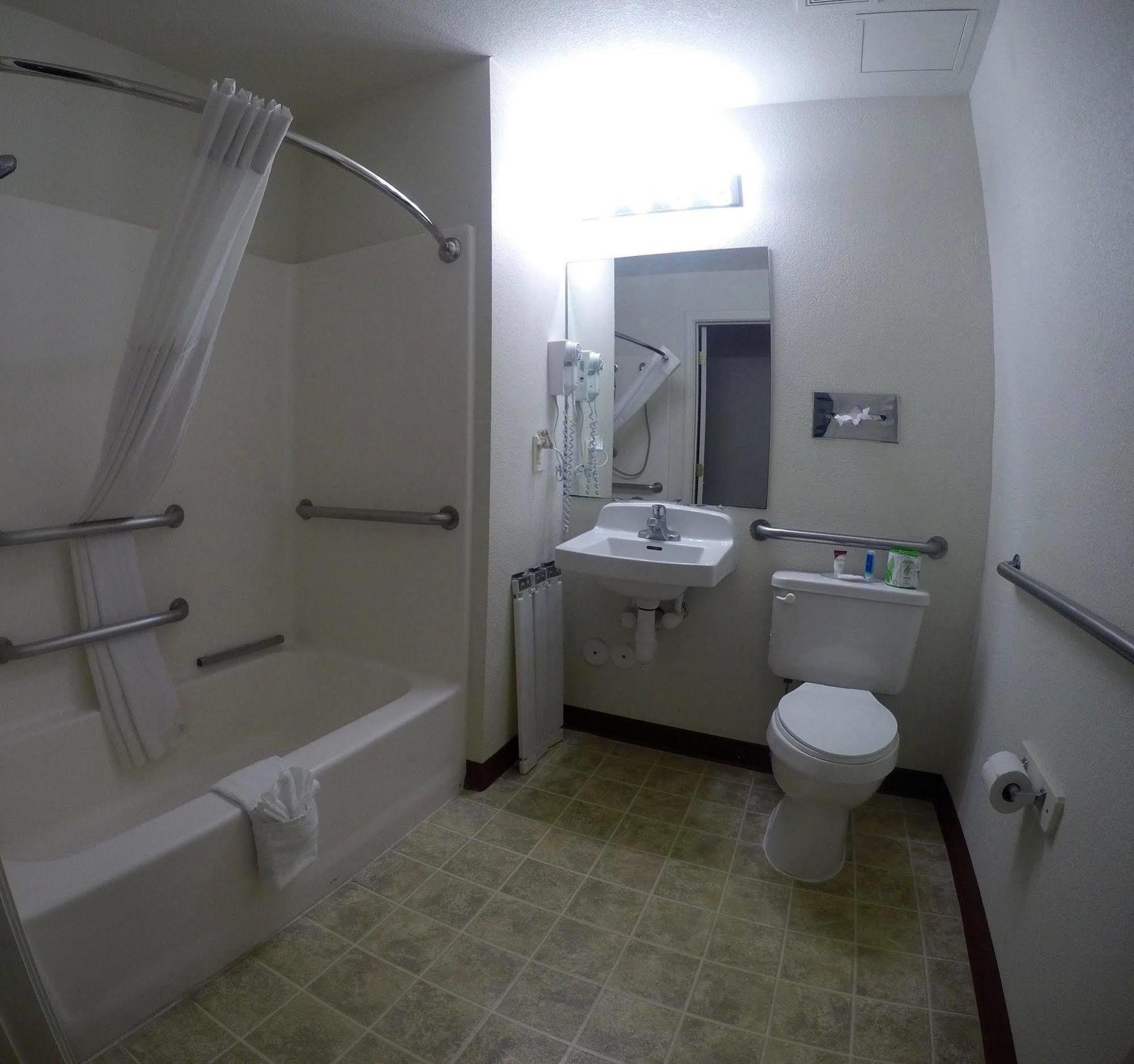 Rodeway Inn Goddard Zewnętrze zdjęcie